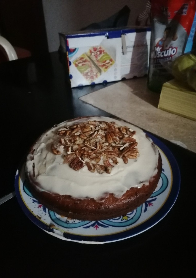 Una foto de Torta de zanahoria con betún de queso crema