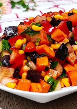 Фото 🥗 Салат із запеченими овочами та кукурудзою.