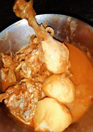A picture of দেশি মুরগির লাল ঝোল.