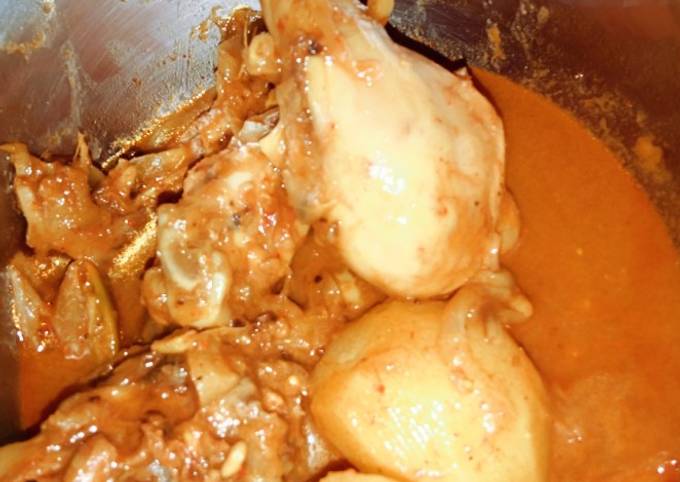 দেশি মুরগির লাল ঝোল