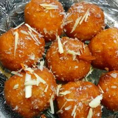 A picture of Gulab jaman.