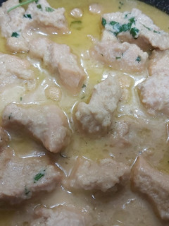Una foto de Pollo a la miel con avellanas