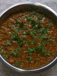 ખાટા મગ (Khata Moong Recipe In Gujarati) રેસીપી મુખ્ય ફોટો