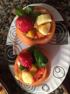 Una foto de Ensalada de frutas en Pomelos