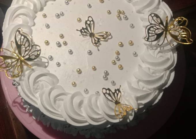 Vanilla cream cake