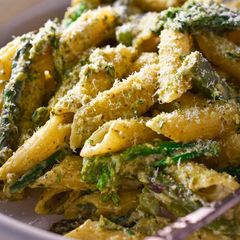 Easy Creamy Pesto Penne With Asparagus & Broccoli 🥦 A picture of Easy Creamy Pesto Penne With Asparagus & Broccoli 🥦.