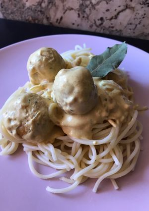 Foto principal de Albóndigas con salsa de curry 🍛