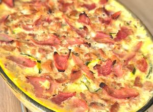 Une photo de Clafoutis salé au thon, courgettes et jambon blanc