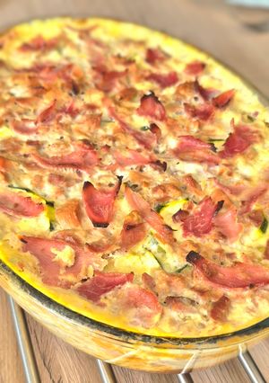 Une photo de Clafoutis salé au thon, courgettes et jambon blanc