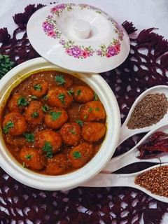 आलू दम(dum aloo recipe in hindi) रेसिपी मुख्य फोटो