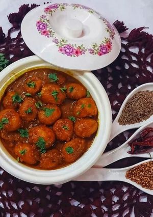 आलू दम(dum aloo recipe in hindi) रेसिपी मुख्य फोटो