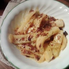 A picture of Cheesey bacon Fries 🍟.