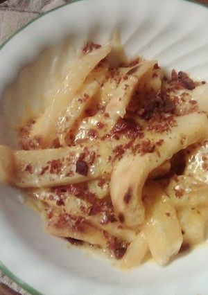 A picture of Cheesey bacon Fries 🍟.