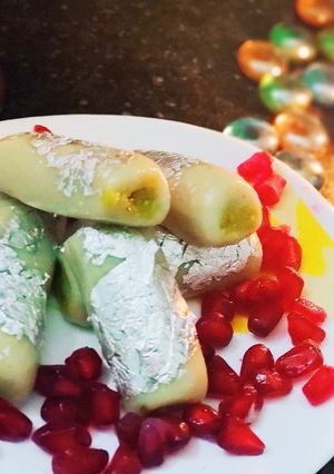 A picture of Kaju pista roll.