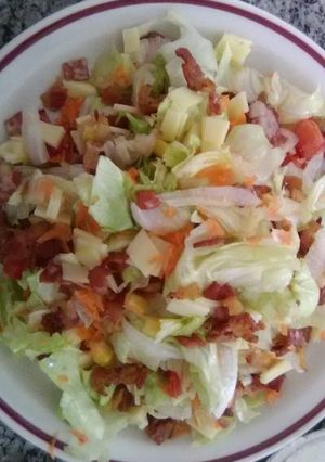 Una foto de Ensalada a la despensa en cuarentena