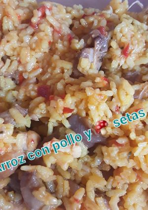 Una foto de Arroz Bomba con pollo y setas