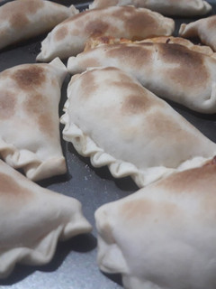 Una foto de Empanadas de jamón y queso