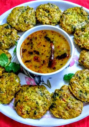 A picture of Low calorie oats idli.