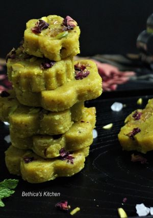 A picture of Candied Ginger Burfi.