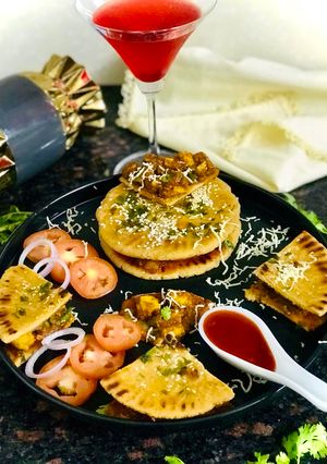 ग्रिल्ड स्टफ़्ट अचारी पनीर व्हीट कुलचा(grilled stuffed achari paneer wheat kulcha recipe in hindi) रेसिपी मुख्य फोटो