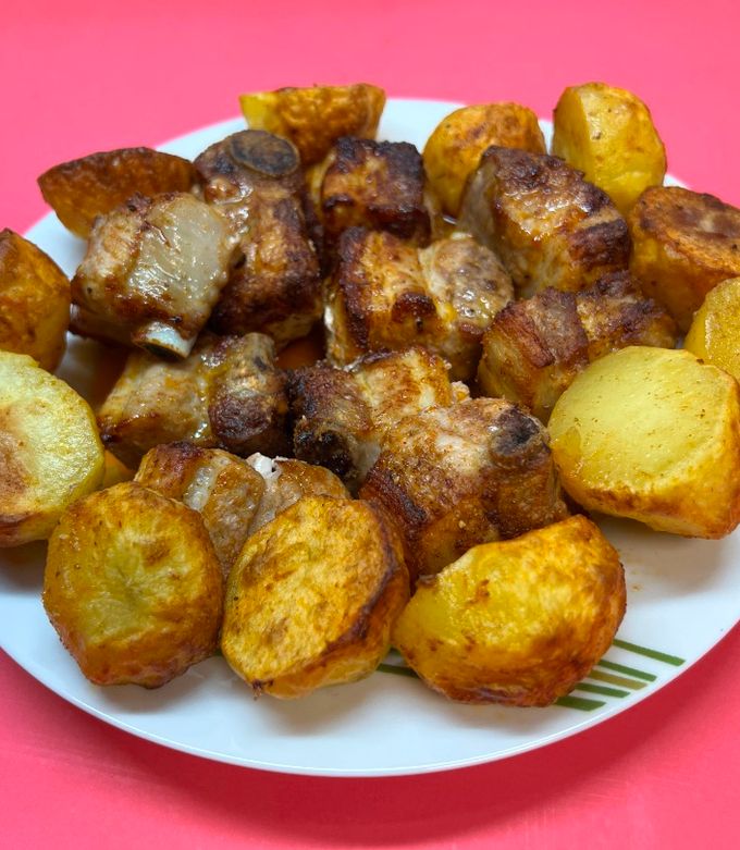 Foto principal de Costillas con patatas en freidora de aire
