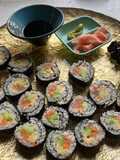 Sushi de salmón y verduritas (kaisen maki)
