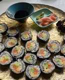 Sushi de salmón y verduritas (kaisen maki)