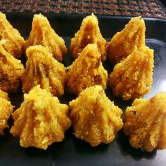 A picture of Modak.