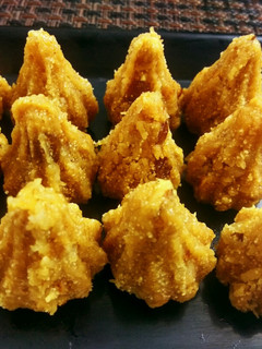 A picture of Modak.