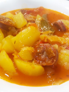 Una foto de Patatas a la riojana