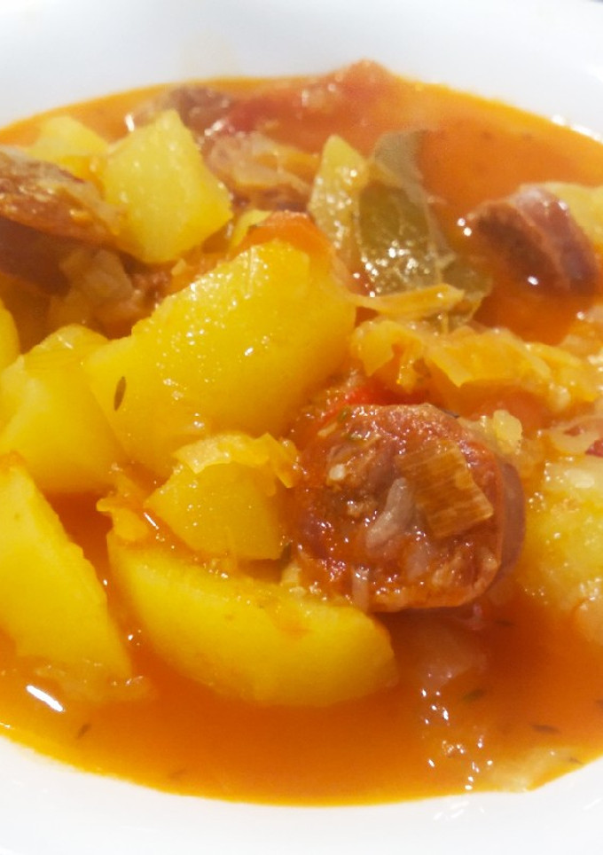 Una foto de Patatas a la riojana