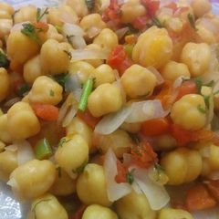 A picture of Diet Chana chat.