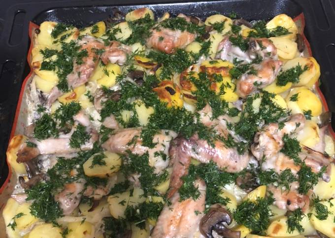 Картошка с курочкой и грибами в духовке