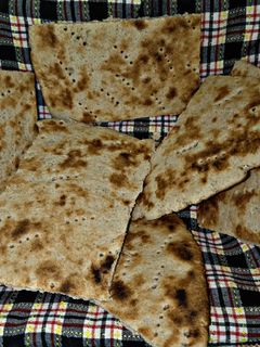 صورة لوصفة كسرة الشعير والقمح والشوفان بزيت الزيتون صحية جدا😋😋😋