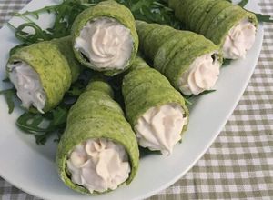 Foto di Cannoli di rucola con crema al salmone