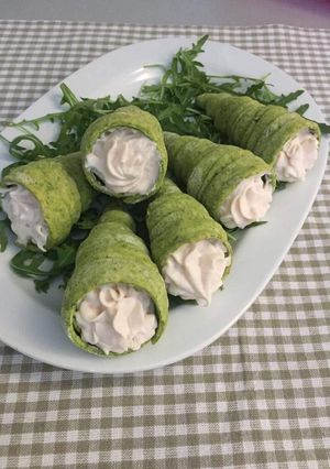 Foto di Cannoli di rucola con crema al salmone