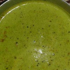 A picture of Hre bhare nariyal chutney.