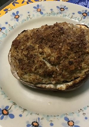 Une photo de Aubergine italienne farcie au poulet haché et poivron vert