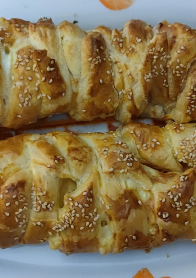 Una foto de Trenza de hojaldre de pavo y queso