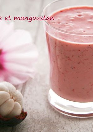 Une photo de Lassi à la fraise et mangoustan