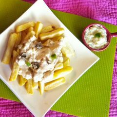 A picture of Poutine Fries.