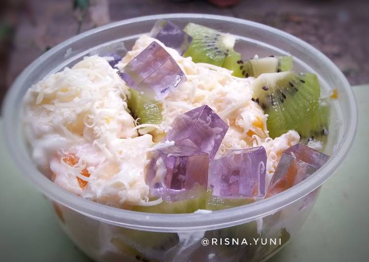 Resep Salad buah saus yoghurt oleh Risna Yuni - Cookpad