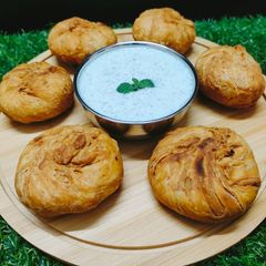 A picture of Creamy Chicken Minced Kachori 😋😋.