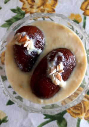 A picture of Rabri Kala Jamun Fusion.