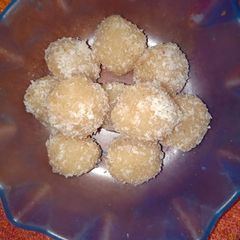 Coconut laddu A picture of Coconut laddu.