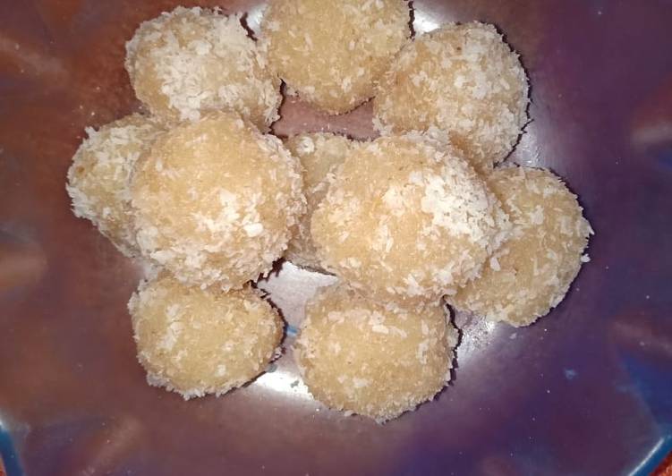 Coconut laddu