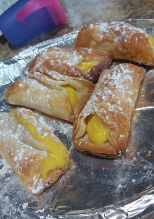Una foto de Cañoncitos rellenos de crema pastelera