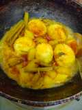 ডিম সজনে ডাঁটা ও আলু দিয়ে