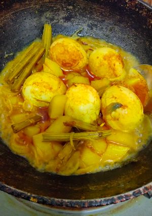 ডিম সজনে ডাঁটা ও আলু দিয়ে রেসিপির প্রধান ছবি