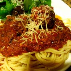 A picture of Meatballs stuffed with Mozzarella.
